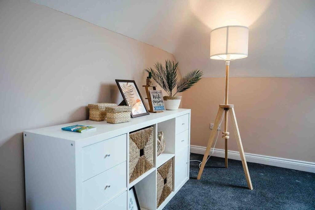 Boho Loft In Somerset - Private Parking رادستوك المظهر الخارجي الصورة